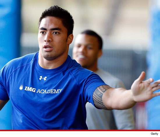 0124-getty-manti-teo-teoing-3