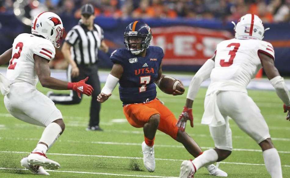UTSA had hopes of watching QB Frank Harris play, but unfortunately he was injured on the second play of the game.