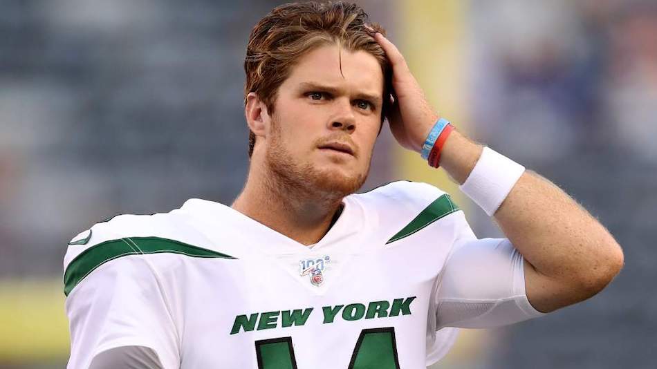 The New York Jets got some bad news today regarding their starting QB Sam Darnold while some other big names deal with injuries.