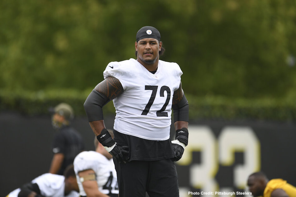 Steelers OT Zach Banner chats with us about COVID-19, supporting women in sports, and his foundation's new scholarship program.
