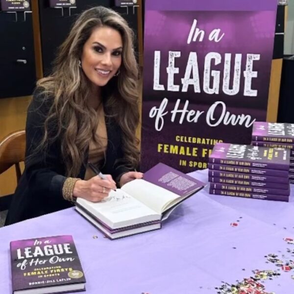 Trailblazer Bonnie-Jill Laflin chats once again with Sports As Told By A Girl to discuss her latest project "In A League of Her Own". She discusses the women of the past who opened so many doors and the women of the present pushing those boundaries further.
